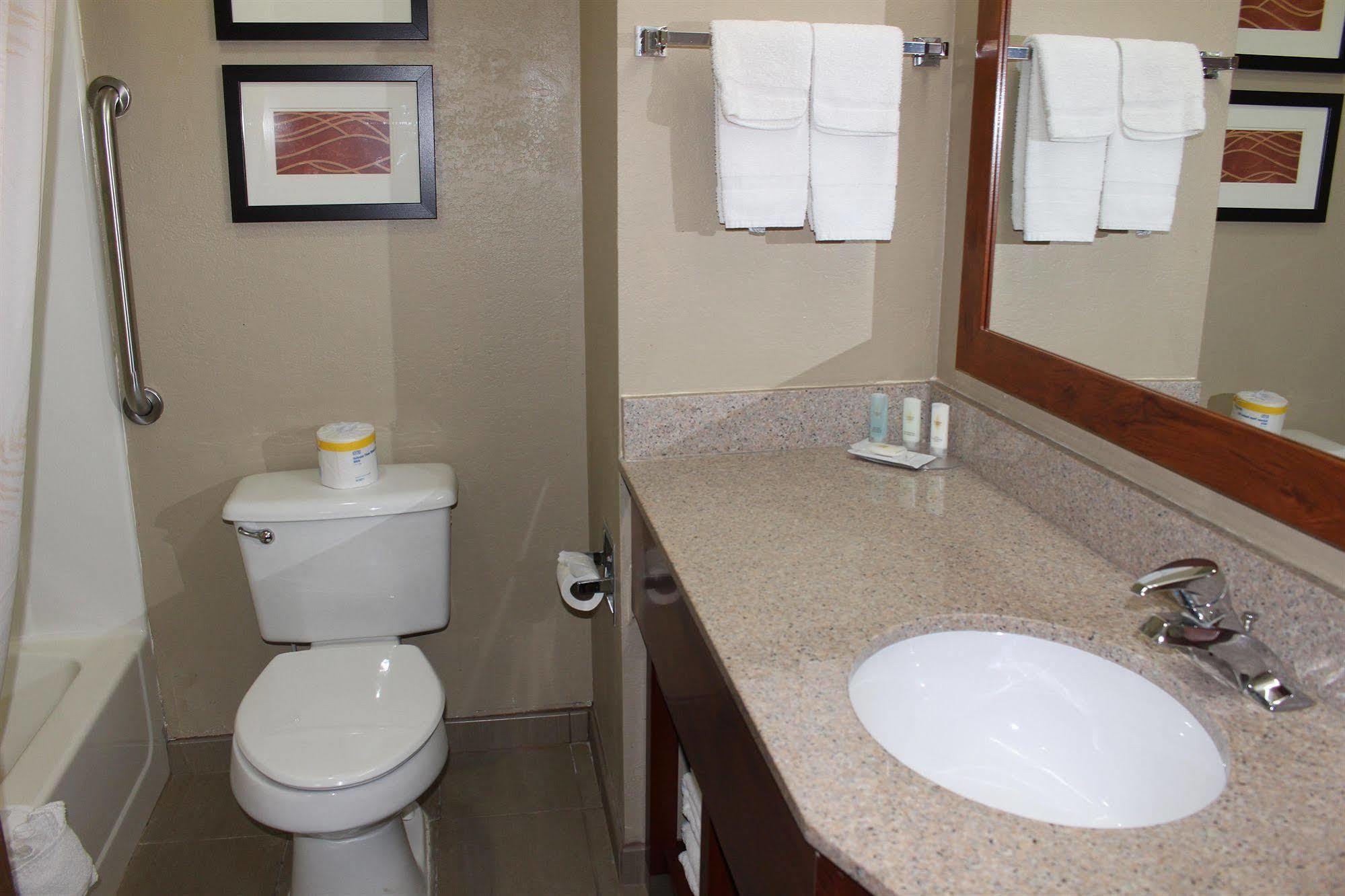 Comfort Inn Grain Valley Zewnętrze zdjęcie